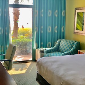 King Room Mobility Access or Roll Shower Non-Smoking